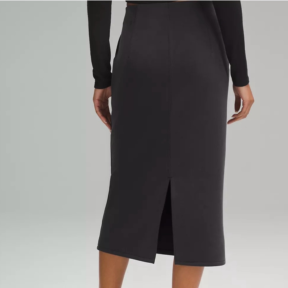 Lululemon Softstreme HR Black Midi Skirt, 0, NWT